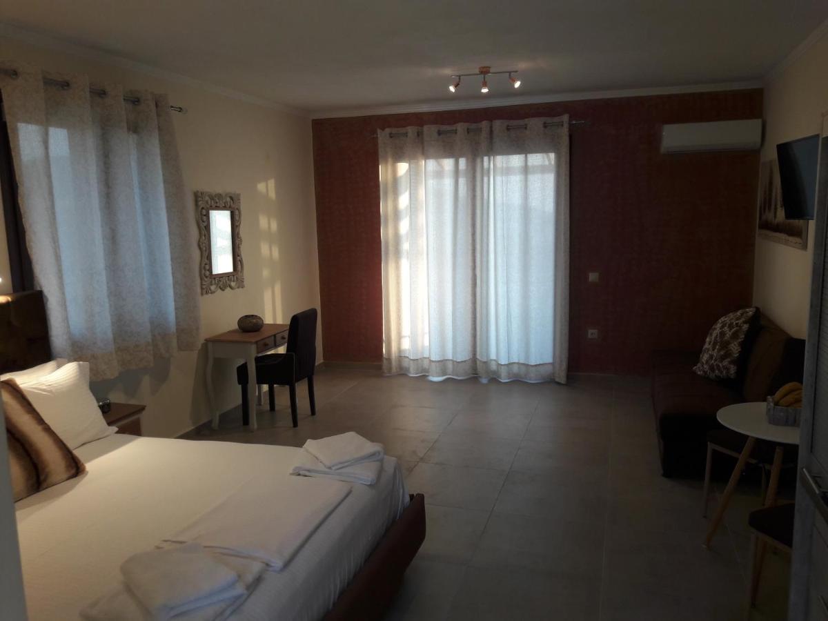 Castro Elafonisos Hotel Buitenkant foto