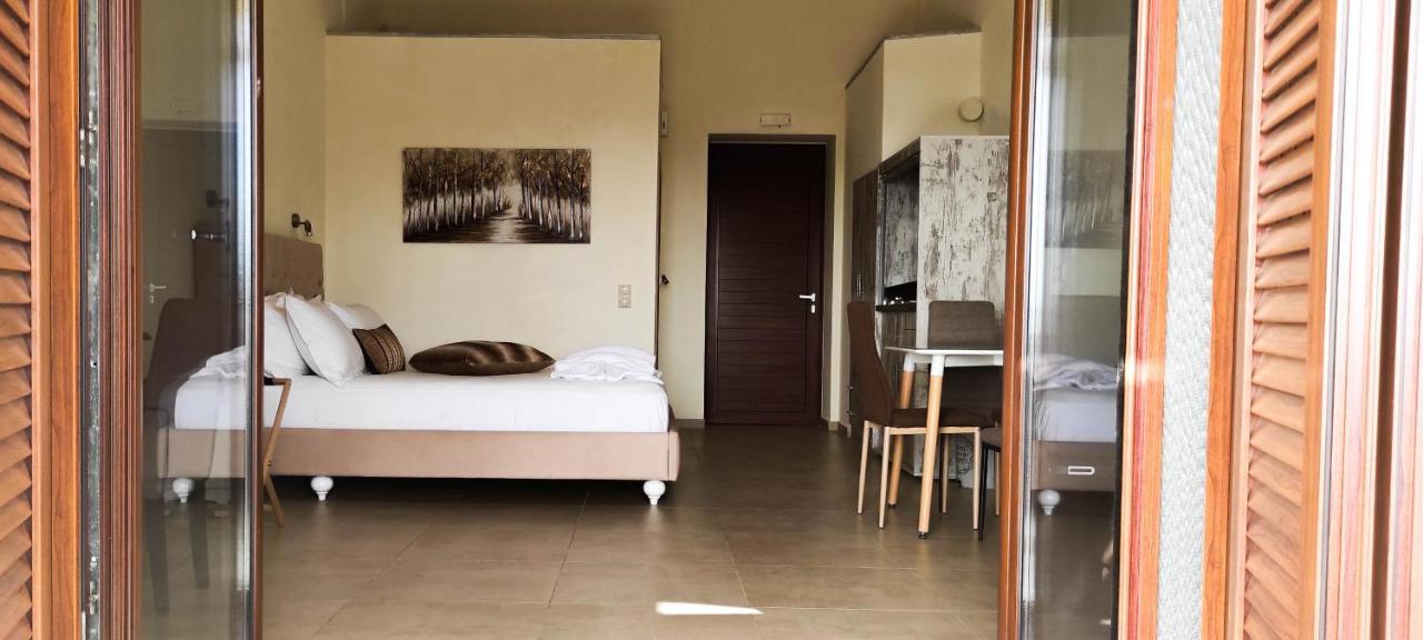 Castro Elafonisos Hotel Buitenkant foto
