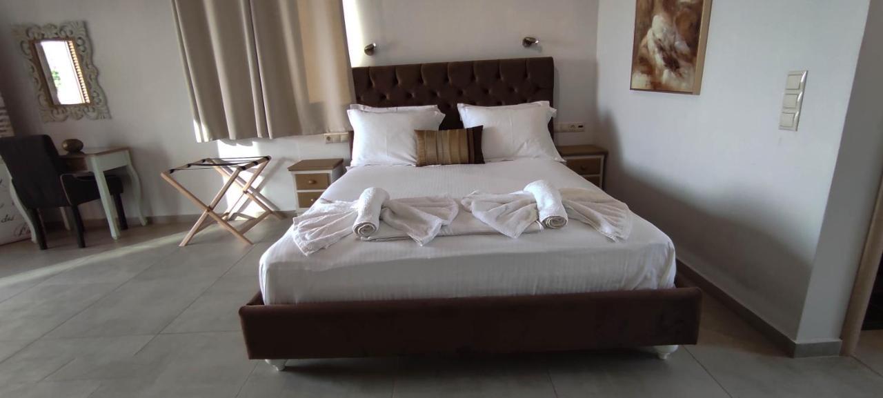 Castro Elafonisos Hotel Buitenkant foto