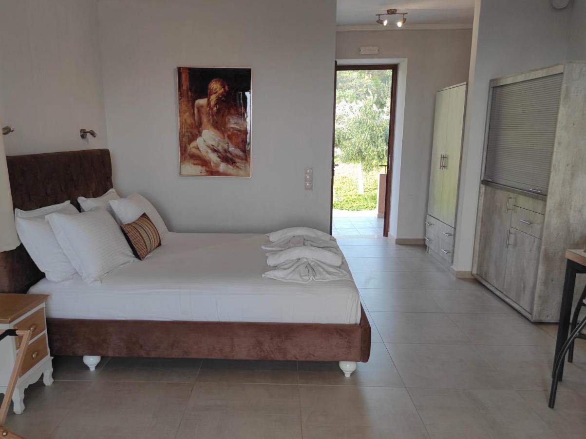 Castro Elafonisos Hotel Buitenkant foto